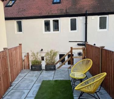 Melbourne House | Luxury 2 bed cottage in the centre of Melbourne