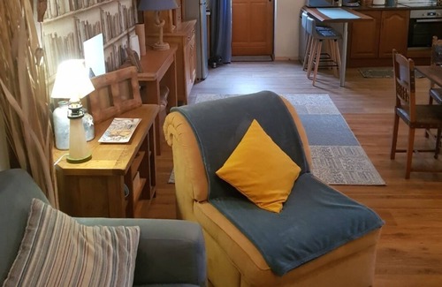 Chateau-Garnier Apartment | Luxury 2-Bed Gite in Chateau Garnier