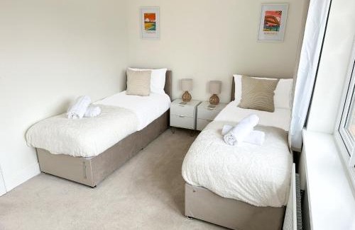 Newcastle-upon-Tyne Apartment | Luxury 2 Bed - FREE Private Parking - Contractors