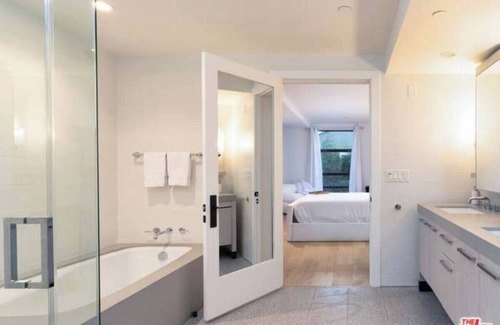 Westwood Condo | Luxury 2-Bedroom, 2-Bathroom Condo on the Wilshire Corridor