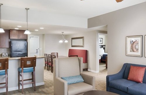 Oxon Hill Resort | Luxury 2 Bedroom and 2 Bathroom with Full Amenities