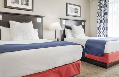 Oxon Hill Resort | Luxury 2 Bedroom and 2 Bathroom with Full Amenities