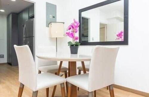 Marbella Apartment | Luxury 2 bedroom apt free parking