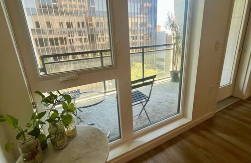 South Natomas Apartment | Luxury 2 bedroom apartment next to Golden 1 Center