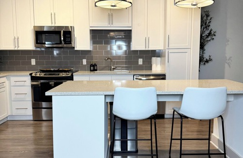 Raleigh Apartment | Luxury 2-bedroom apartment Close to Downtown Raleigh with Resort Amenities