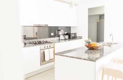 San Francisco Apartment | Luxury 2 bedroom apt free parking and Pool