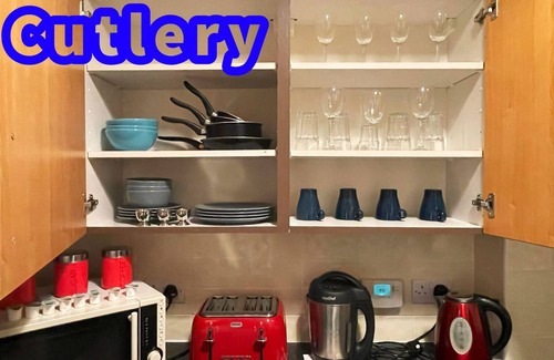 Kelty Apartment | Luxury 2 Bedroom Entire Flat - Self Check in & Check out