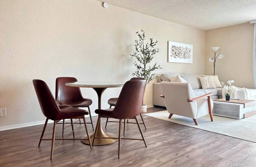 Del Rey Apartment | Luxury 2 Bedroom Retreat in Marina del Rey, FREE Parking, Gym, WiFi