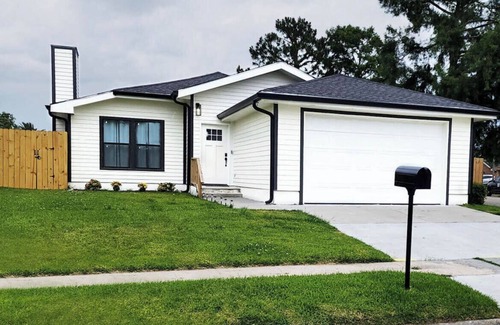 Read Boulevard West House | Luxury 2 bedroom with indoor fireplace and bonus room!