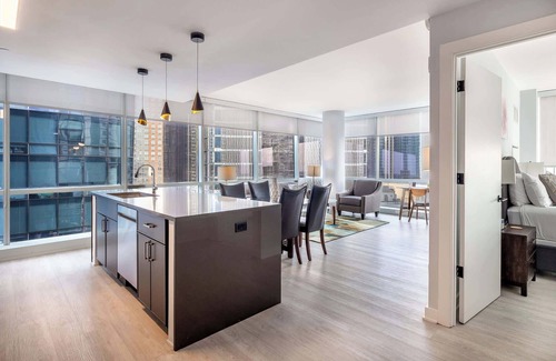 New Rochelle Apartment | Luxury 2 BR Apt with Gym and Pool