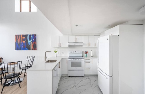 Old Montreal Apartment | Luxury 2 Floor Apt Heart of Old MTL | St Paul St |