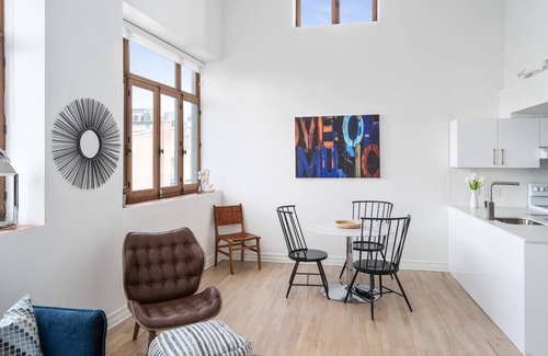 Old Montreal Apartment | Luxury 2 Floor Apt Heart of Old MTL | St Paul St |