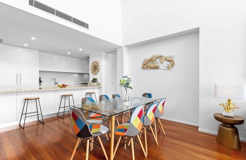 Toowong Apartment | Luxury 2-Level Riverfront Penthouse - 3-Bed/4-Bed Options
