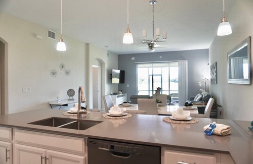 Four Corners Condo | Luxury 2bd/2 bath Condo Home 222