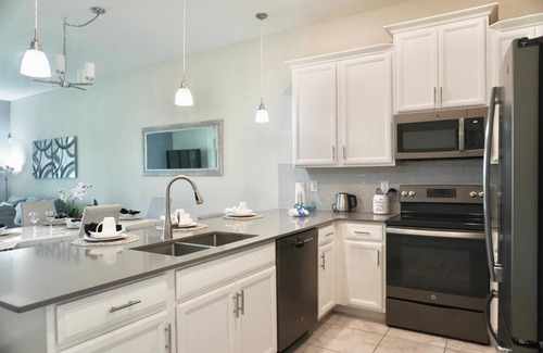 Four Corners Condo | Luxury 2bd/2 bath Condo Home 222