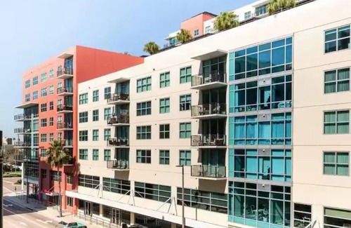 Channel District Apartment | Luxury-2BD down town Tampa channel side 3-BED
