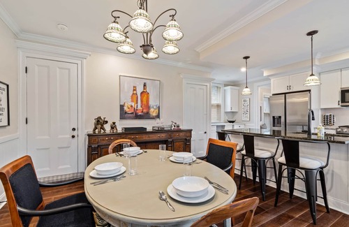 Pittsford Apartment | Luxury 2Bed 2Bath Apartment in Heart of Historic Pittsford Village