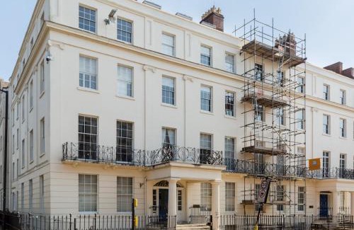 Leamington Spa Apartment | Luxury 2Bed In The Heart Of Leamington w Parking Pass the Keys