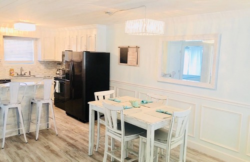 North Carolina Coast Condo | LUXURY 2BR, 2BA top floor condo with AMAZING OCEAN views and pool!