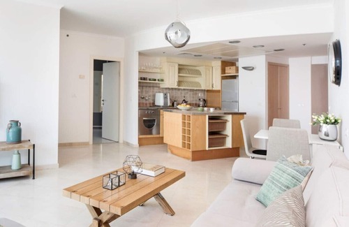 Tel Aviv Promenade Apartment | Luxury 2BR Apt w Balcony 2 min Walk from Beach