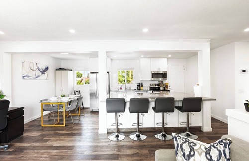 Southeast Calgary House | Luxury 2BR Home: A/C | Fast WiFi | BBQ | Rainfall Showers I Near Downtown