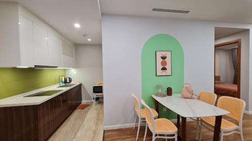 Dong Da Apartment | Luxury 2br Netflix Apartment Dong Da district