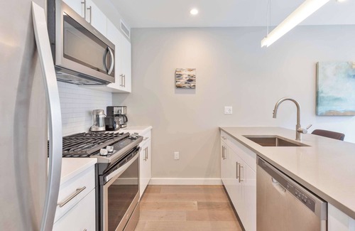 North End Apartment | Luxury 2BR North End Retreat