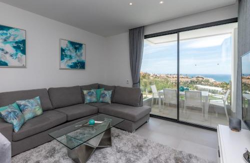 El Faro Apartment | Luxury 2BR Seaviews - Santa Barbara Heights