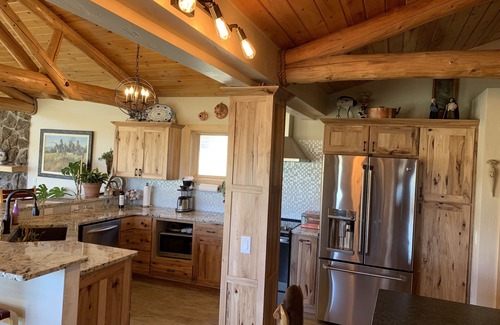 Westcliffe House | Luxury 3 bdrm Ranch House at the base of Rocky Mountains!