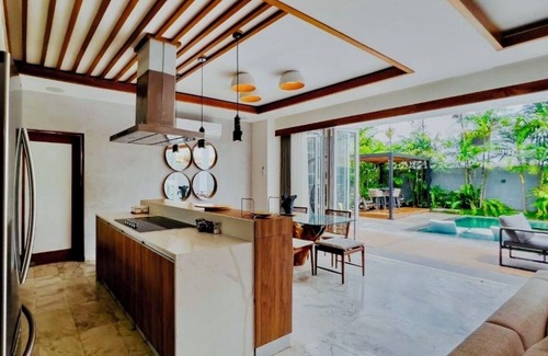 Juan Dolio Villa | Luxury 3-bed -Jacuzzi villa with WiFi and AC in Juan Dolio