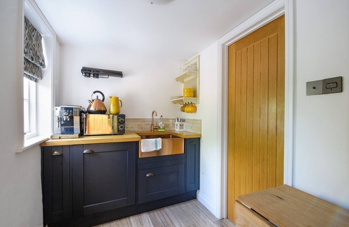 Saffron Walden House | Luxury 3 Bed Manor House Hot Tub Cinema Room Skytv