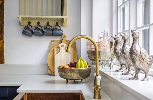 Saffron Walden House | Luxury 3 Bed Manor House Hot Tub Cinema Room Skytv