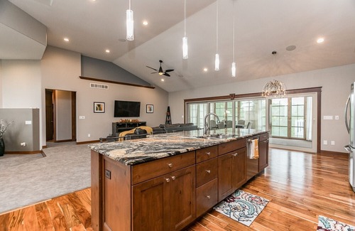 Cedar Rapids - Iowa City House | Luxury 3-Bed VRBO in Cedar Rapids, IA! Sleeps 10. Book Now!