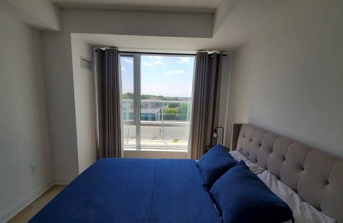 Sullivan Condo | Luxury 3 Bedroom, 2 Bathroom Condo with Parking