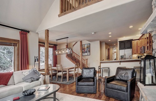 Edwards Condo | Luxury 3 Bedroom Townhome - Walk to Chairlift! by RedAwning
