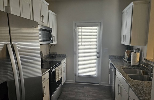 Paw Creek House | Luxury 3-bedroom townhome located in brilliant Charlotte with Amenities