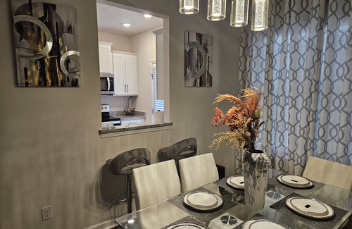 Paw Creek House | Luxury 3-bedroom townhome located in brilliant Charlotte with Amenities