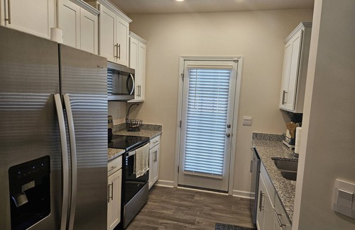 Paw Creek House | Luxury 3-bedroom townhome located in brilliant Charlotte with Amenities