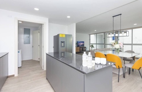 Marbella Condo | Luxury 3 BR penthouse free parking view