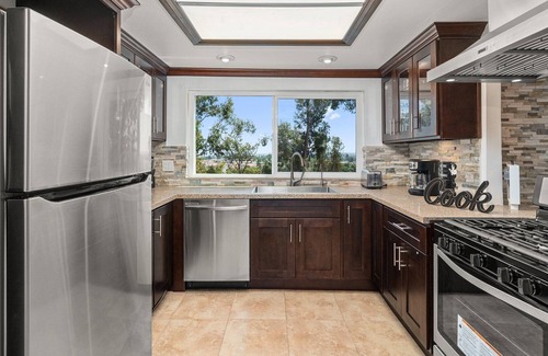 Montebello House | Luxury 3 Level Private Home