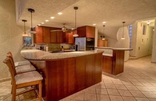 Antoneys Cay Condo | Luxury 3bedroom 3 bathroom with stunning views steps from the beach