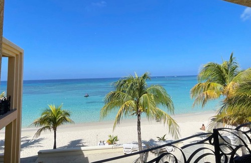 Antoneys Cay Condo | Luxury 3bedroom 3 bathroom with stunning views steps from the beach