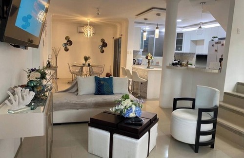 Playas Villa | Luxury 4 bedroom Villa, beach, pool,BBQ, Mall