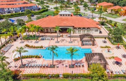 Bellavida House | Luxury 4 bedroom 3 bath pool Home 283