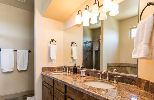 Mesquite House | Luxury, 4+ Bedroom, 4 Bath Home on Golf Course with the Best View in Mesquite!