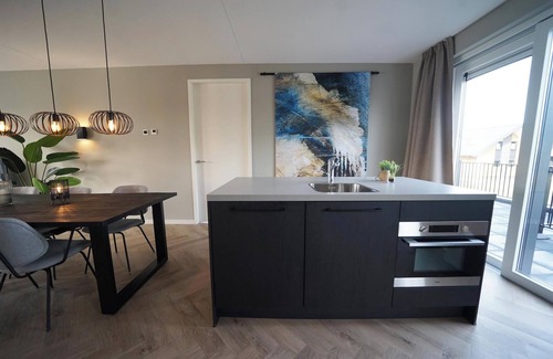Windesheim House | Luxury 4-bedroom apartment with balcony