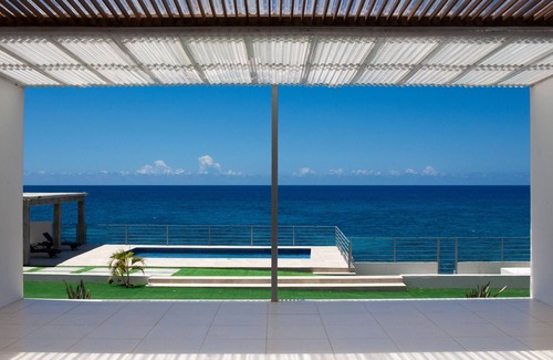 Whitehouse Villa | Luxury 4 Bedroom Oceanfront Villa