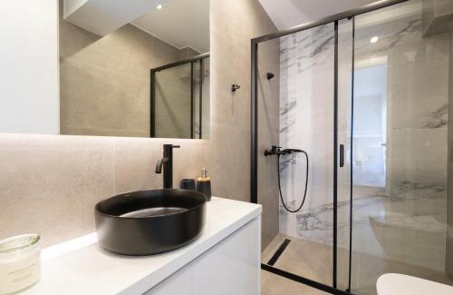 Piraeus Apartment | Luxury 4 Bedrooms Apartment Near Flisvos Marina