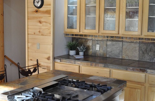 Long Valley Junction Cabin | Luxury 4 BR Mountain Home - 35 min to Bryce or Zion - 3 Acres