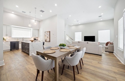 Spring Branch Central House | Luxury 4-Story, Rooftop Deck in Houston